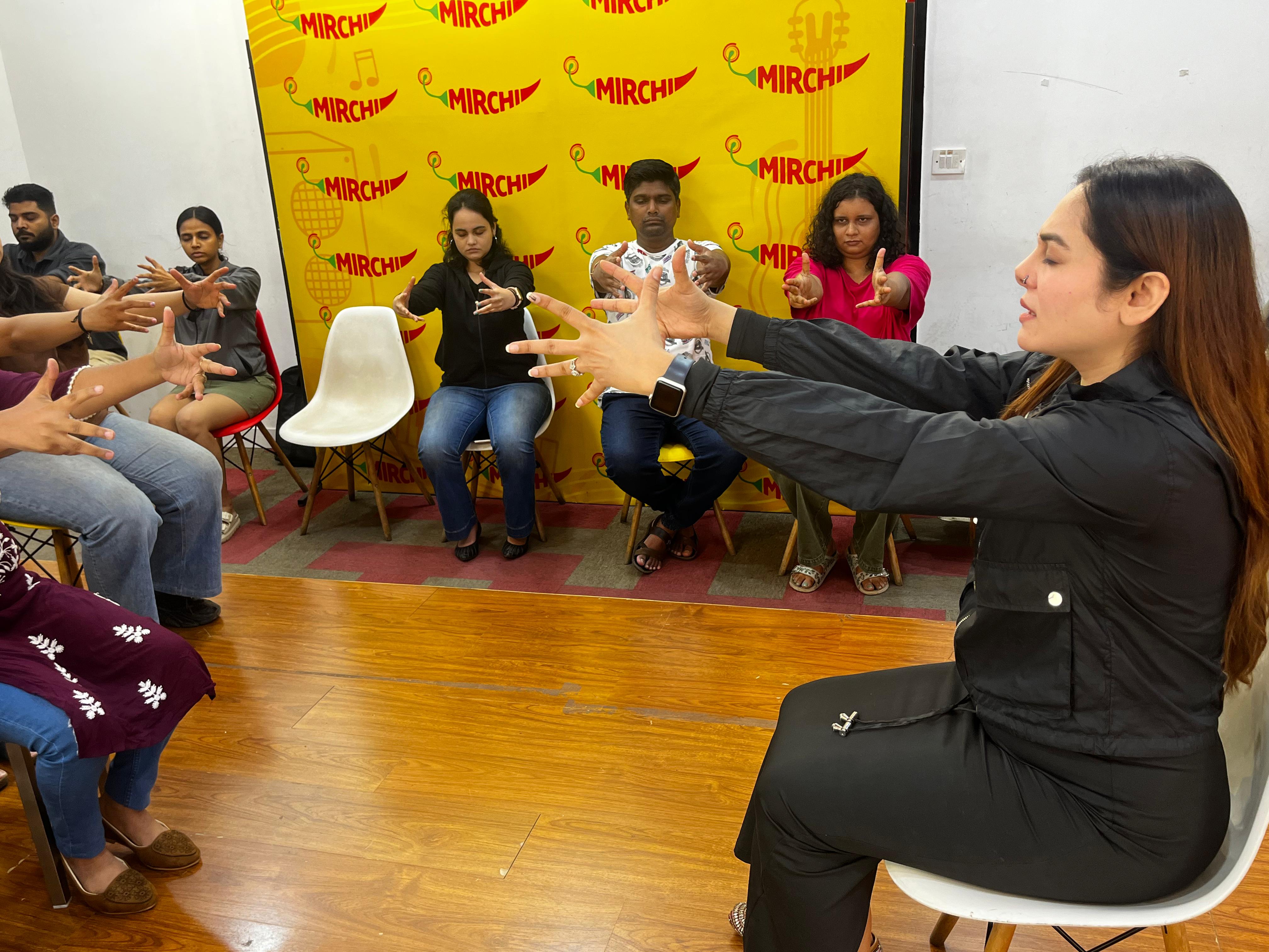 Wellness session supporting weight loss hypnosis in Mumbai